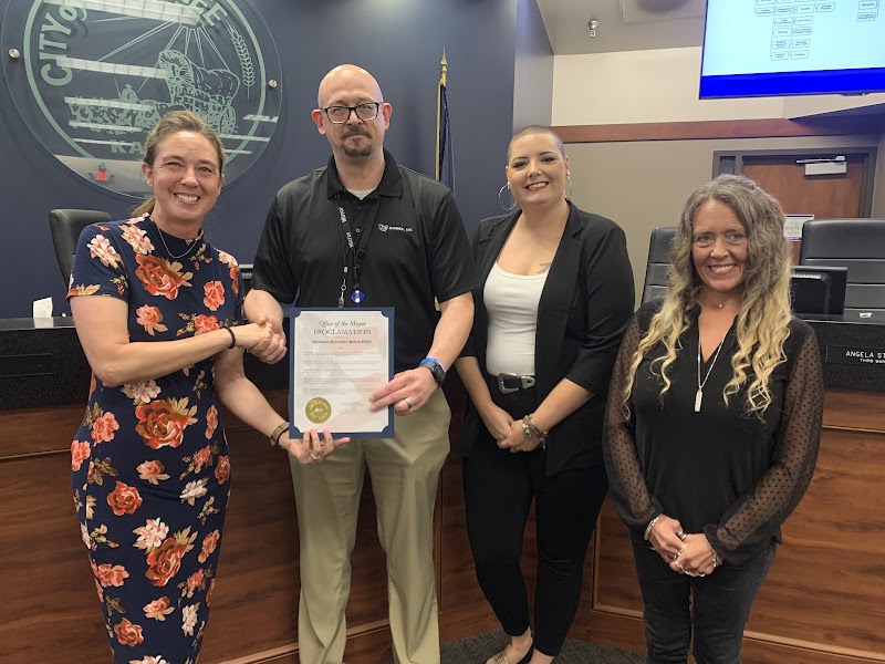 Mirror - Shawnee Residential Facility - Photo 4