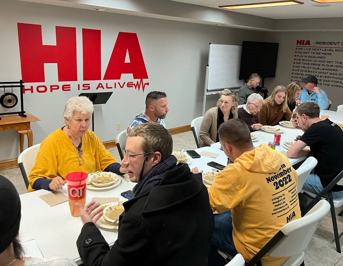 Hope is Alive - Photo 2