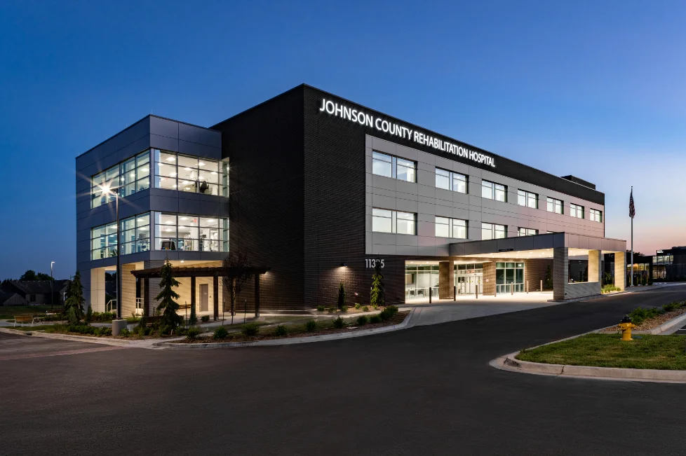 Johnson County Rehabilitation Hospital at Overland Park - Photo 3