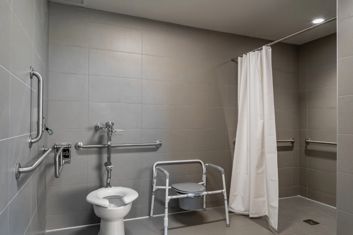 Johnson County Rehabilitation Hospital at Overland Park - Photo 5