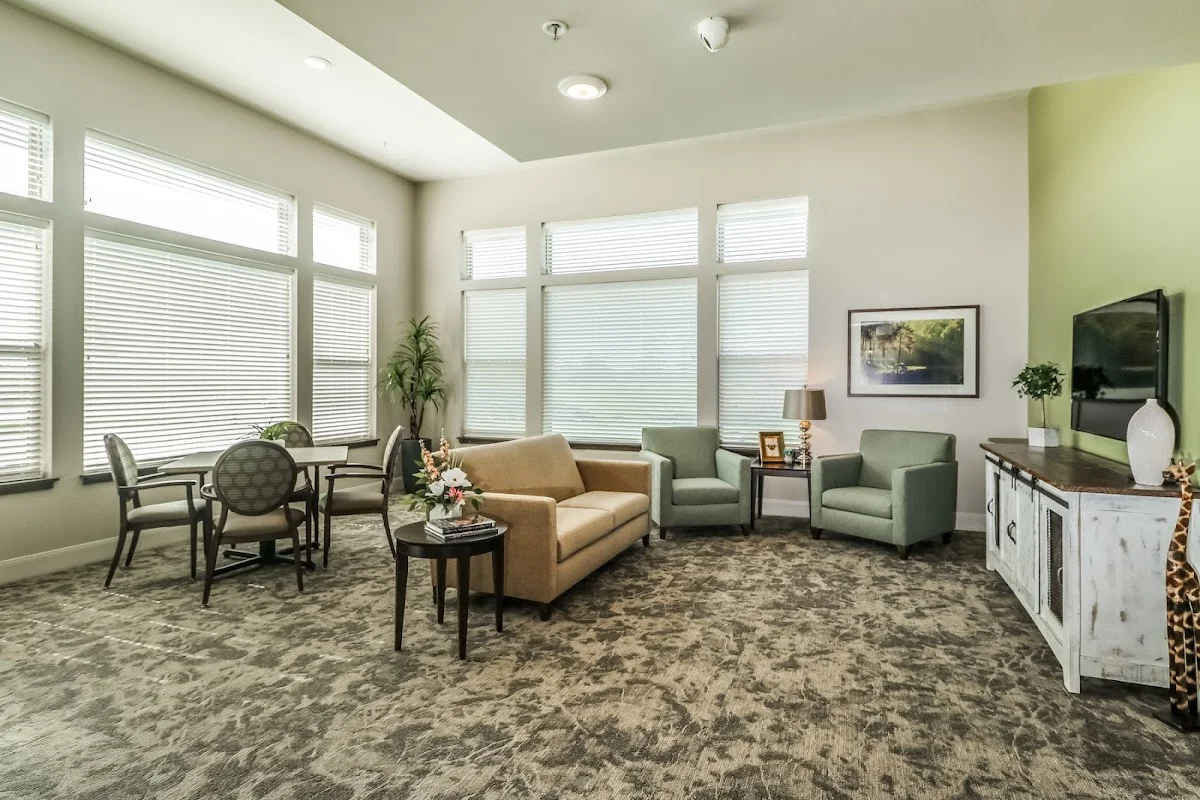 Tiffany Springs Rehabilitation & Health Care Center - Photo 5